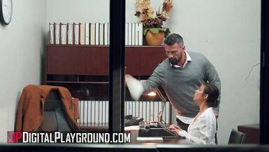 Alexis Fawx es seducida por el libro de Manuel Ferrara y recibe una follada salvaje y erótica