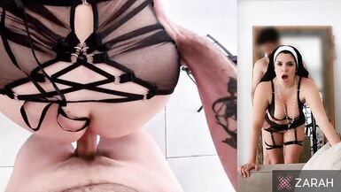 Il culo di Jhonny Camealot devastato da un grosso cazzo in cosplay MILF action