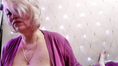 Sieh dir AimeeParadise und Peter Stones heißes MILF-Sex-Tape mit nackter Muschi an!