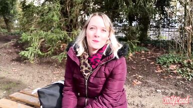Kelly, a MILF loira peituda, tem a bunda apertada detonada pelo Hiro Maeti