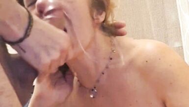 Regarde Jones1975 et Teresa Jones séclater dans la deuxième partie de leur sex tape amateur