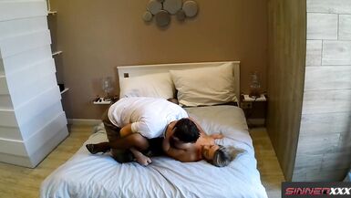 Shalina Devine se fait remplir de sperme et se fait remplir de foutre dans une session romantique et chaude