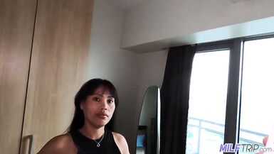 La prima volta di Bodo Froto sulla faccia di una MILF asiatica - sborra bollente!