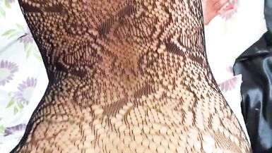 File kaplı MILF Tina, tekrar tekrar boşalıyor ve dövülüyor