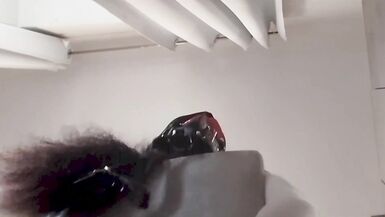 Laura de salto e The Throater: prévia de sexo bondage com MILF amarrada e fodida de quatro - 11 image