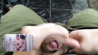 İki kirli milf büyük horoz ile aşağı iniyor ve kirli - Brazzers