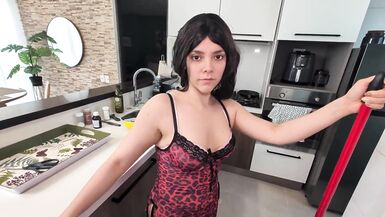 Stepmom with a huge booty bangs her stepson's boss in the kitchen