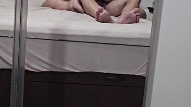 Sieh zu, wie die versaut-hausfrauen-MILF Carol Marques ihren Cuckold-Ehemann mit ihrem tätowierten Lover betrügt und auf der Webcam erwischt wird
