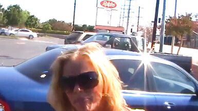 Kayla Synz si gode una cavalcata selvaggia con il cazzo duro di Jay Huntington in questo video 1 a 1 di scambio di sperma.