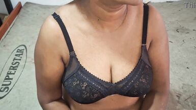 MILF BBW timida davanti alla telecamera: ti piace - 9 image