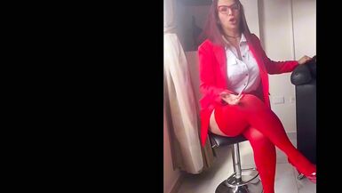 Üvey anne Izoka1, müşterisine tabu am masajı yaparak özgüvenini kazanmasına yardımcı oluyor - 10 image