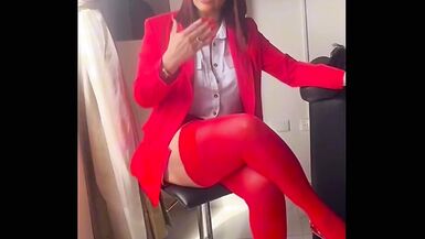 Üvey anne Izoka1, müşterisine tabu am masajı yaparak özgüvenini kazanmasına yardımcı oluyor - 6 image