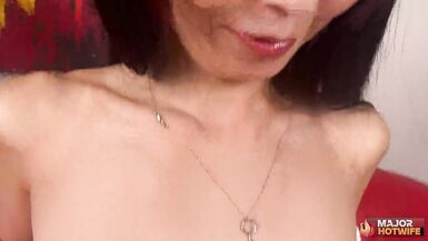 Marika Hase ve Rome Majorın gırtlağa kadar alma becerileri, minyon esmer MILF Marika Hase tarafından eşsizdir!