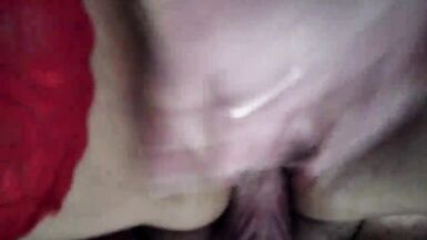 AimeeParadise and Peter Stone - Paroles torrides : MILF coquine en bas rouges mouillée de chatte et de bouche - 8 image