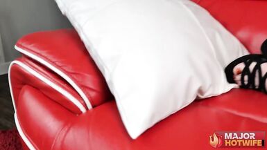 Yaya Gingersnatch and Rome Major get wild in the bedroom!