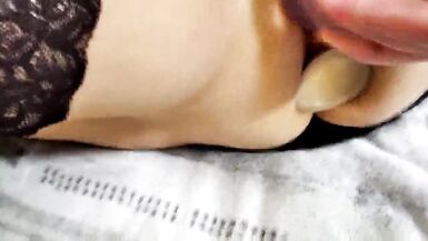 Sieh dir AimeeParadise, die russische MILF, an - zeigt ihren heißen Körper und ihre enge Muschi im Amateur-Cunnilingus-Video
