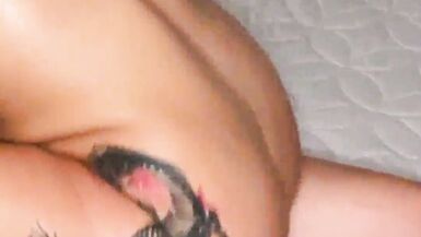 Sieh zu, wie Kylei Ellish Brian Evansx mit ihrem dicken Arsch und enger Pussy dominiert