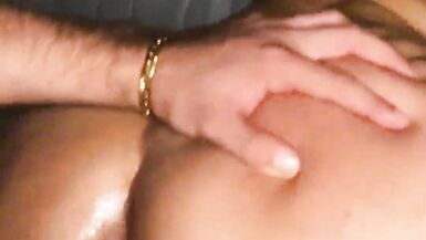 Regarde Kylei Ellish dominer Brian Evansx avec son grosse fesse et sa chatte serrée
