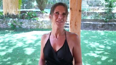 Guarda la magra MILF bionda Ashley Morena e la bella Milena dal viso perfetto in un trio bollente.