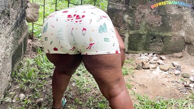 La figa pelosa di Hotmama viene sfondata da un grosso cazzo mentre si fa scopare il culo stretto in posizione cowgirl e doggy