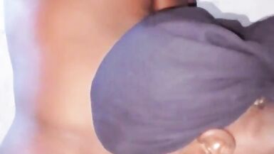 Sexyrita gicle pendant que son corps pulpeux se fait démonter par la grosse bite de Masckedclub1