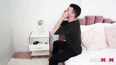 Şanslı ahbap büyük memeli MILF Jack Desfeuxu beceriyor - kaba ve derin