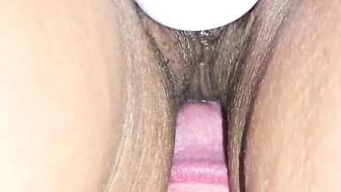 La chatte serrée et mouillée de Veredmixedhubby8789 se fait démonter par une MILF latina chaude