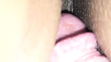 La chatte serrée et mouillée de Veredmixedhubby8789 se fait démonter par une MILF latina chaude