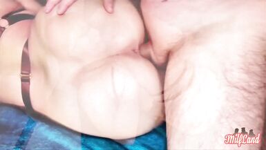 Vicky, eine busige MILF, lechzt nach hartem Fick in heißer Wäsche