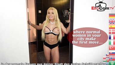 Kıvrımlı siyah MILF Brandi Coxx büyük kıçını ve kedisini Justin Long tarafından deliniyor