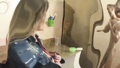 Bianca Naldy trompe son mari avec le chauffeur de motel et se prend une grosse creampie
