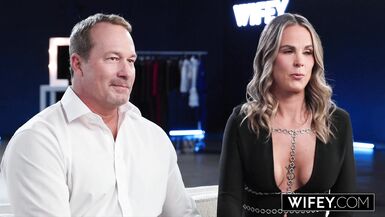 El coño tatuado de Harlie Hotwife es lamido y follado por la BBC de Prince Yahshua