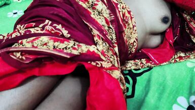 Stepson can't resist stepmom's curves & gets a hot blowjob from Desi saree in bedroom