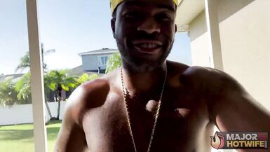 Rubia curvy Mandy Rhea y Rome Major en acción caliente en la cama