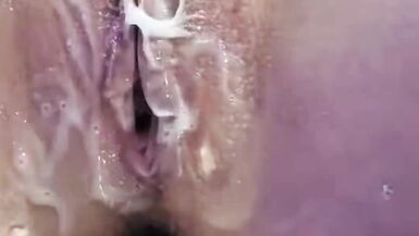 Sexygamermomma's dirty talk leads to her squirting three times on video call