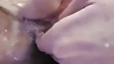 Sexygamermomma's dirty talk leads to her squirting three times on video call