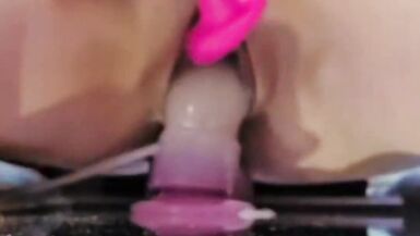 El dirty talk de Sexygamermomma la hace correrse tres veces en videollamada