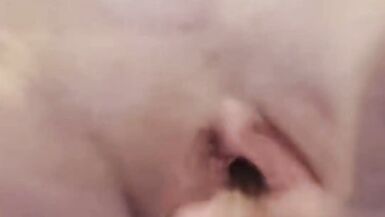 Sexygamermomma's dirty talk leads to her squirting three times on video call