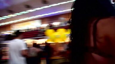 Watch this Spanish MILF get off in public & squirt like a fountain