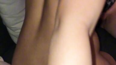 POV : jeune MILF brésilienne mariée trompe son mari avec ses collègues
