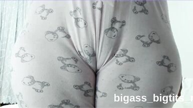 Bigass_bigtits_milf's homemade cam show: PAJAMA, MASTURBATE, and BBW MILF get