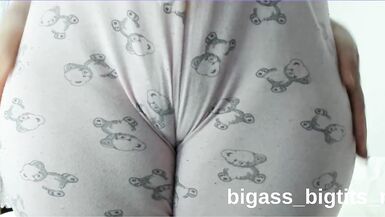 Bigass_bigtits_milf's homemade cam show: PAJAMA, MASTURBATE, and BBW MILF get