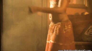 India, the hot and sexy Indian MILF, teases her desi girlfriend in solo session