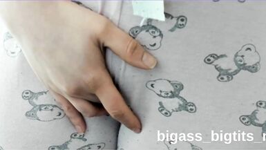 Bigass_bigtits_milfin Solo Mastürbasyon Oturumu: Olgun Hatun Kıvrımlı Bedeniyle Mastürbasyon Yapıyor