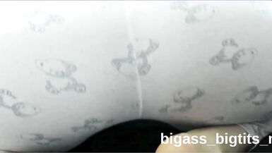 MILF sexy et pulpe, cul parfait et gros seins, déchaînée en levrette