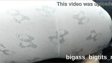 Sexy kurvige MILF mit perfektem Arsch und dicken Titten dreht im Doggystyle richtig durch