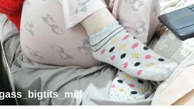 Video solo fetish piedi bollente di milf con culo e tette grosse