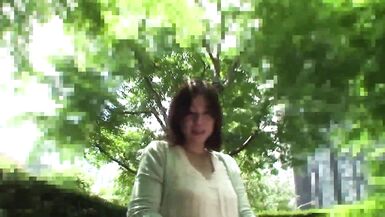 Versaute japanische MILF Haruko Ogura bettelt um einen tiefen Fick