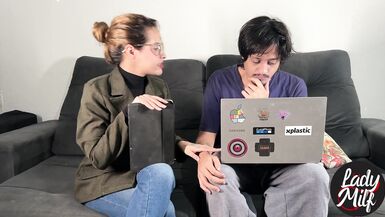 Lady milf domina la magra O Tulipa con la sua mano esperta e il suo corpo da pornostar