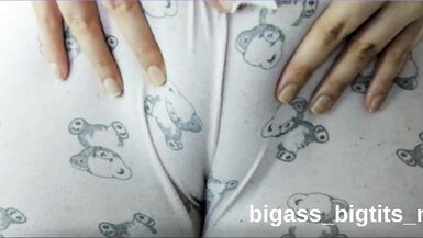 Bigtits MILF's curvy body gets off with solo play & rubs her pussy